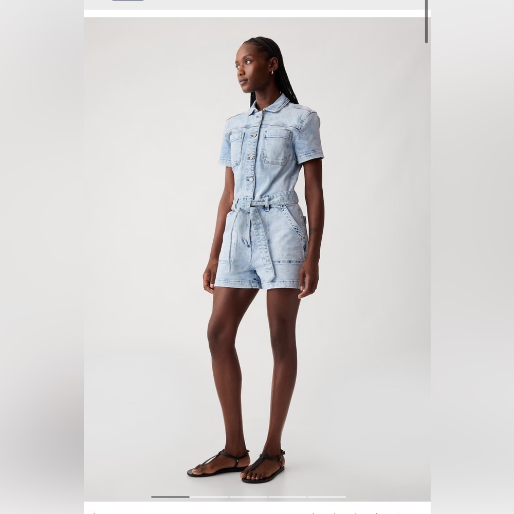 Gap size small denim romper. Adorable!!
